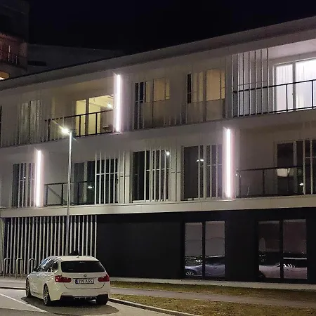 Rannaaeaerne Modernne Korter Uues Majas Апартаменты