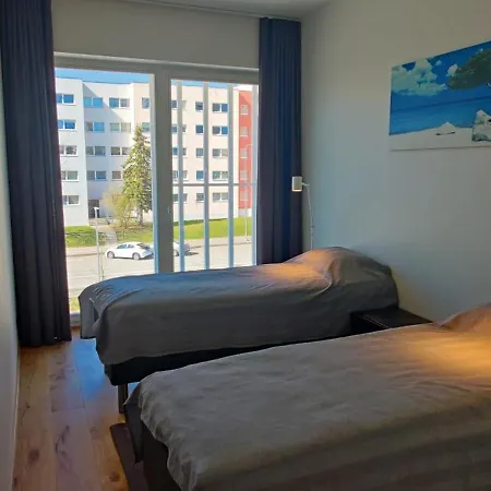 Rannaaeaerne Modernne Korter Uues Majas Апартаменти Пярну
