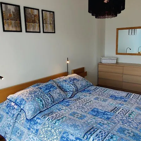 Rannaaeaerne Modernne Korter Uues Majas *