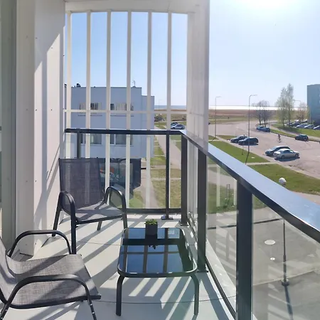 Rannaaeaerne Modernne Korter Uues Majas