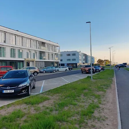 Rannaaeaerne Modernne Korter Uues Majas Апартаменты *