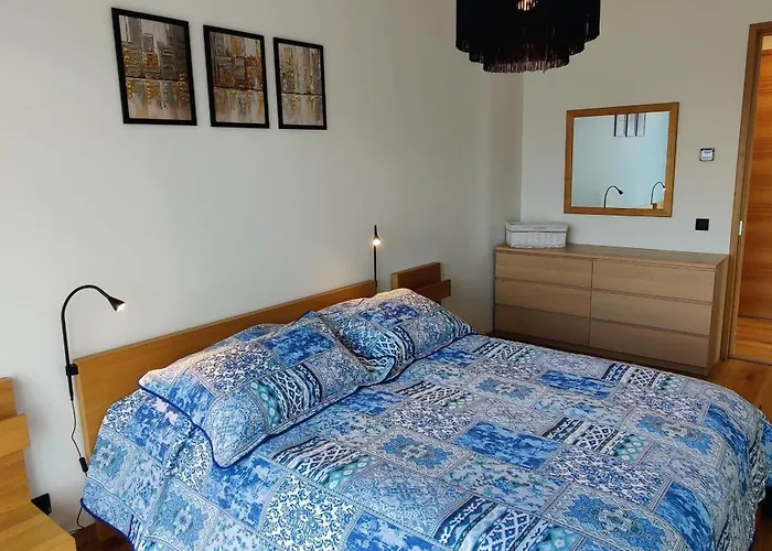 Rannaaeaerne Modernne Korter Uues Majas *