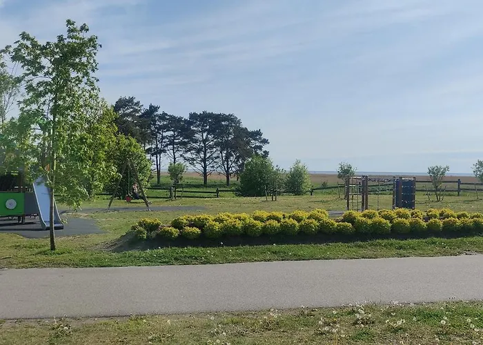 Rannaaeaerne Modernne Korter Uues Majas Apartment